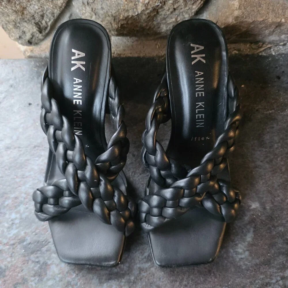 NWOT Anne Klein Black Braided Platform Heels Size 6.5B